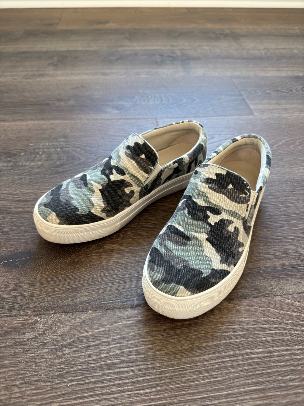 Steve Madden Green Camo Sneakers
